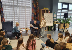Dzieci na spotkaniu autorskim.
