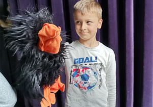 Warsztaty teatralne- prezentacja lalki-mapet lub pyskówki. Umieszczona dłoń w głowie lalki potrafi wyrażać najdziwniejsze emocje jej twarzą