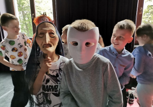 Warsztaty teatralne- prezentacja masek i lalek