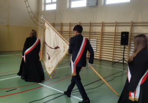 Wprowadzenie pocztu sztandarowego.