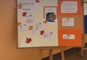 Sztaluga z informacjami dotyczącymi światowego dnia języków obcych
