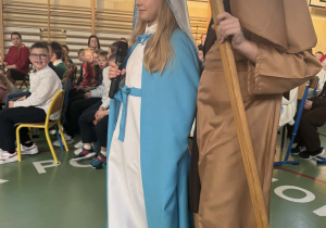 Maryja i św. Józef wchodzący na scenę