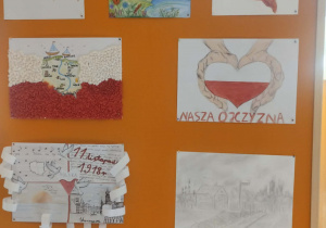 Prace "Polska moja ojczyzna" wykonane przez uczniów przedstawiające orła, granice polski, kolory narodowe, dłonie ułożone w kształt serca.