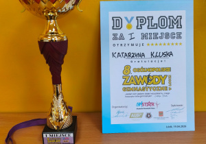 Puchar medal i dyplom z ogólnopolskich zawodów gimnastycznych