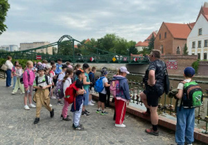 Uczniowie podczas wycieczki do Wrocławia