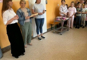 nauczyciele ogłaszają wyniki konkursu